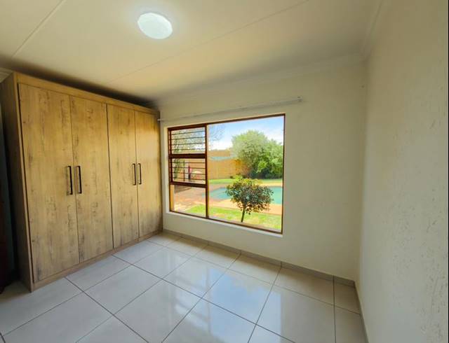2 BEDROOM PROPERTY TO RENT IN BRENTWOOD PARK